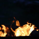 - Basszus, forduljunk vissza, azt hiszem égve felejtettem a fegyvergyáram...