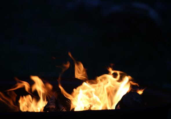 - Basszus, forduljunk vissza, azt hiszem égve felejtettem a fegyvergyáram...