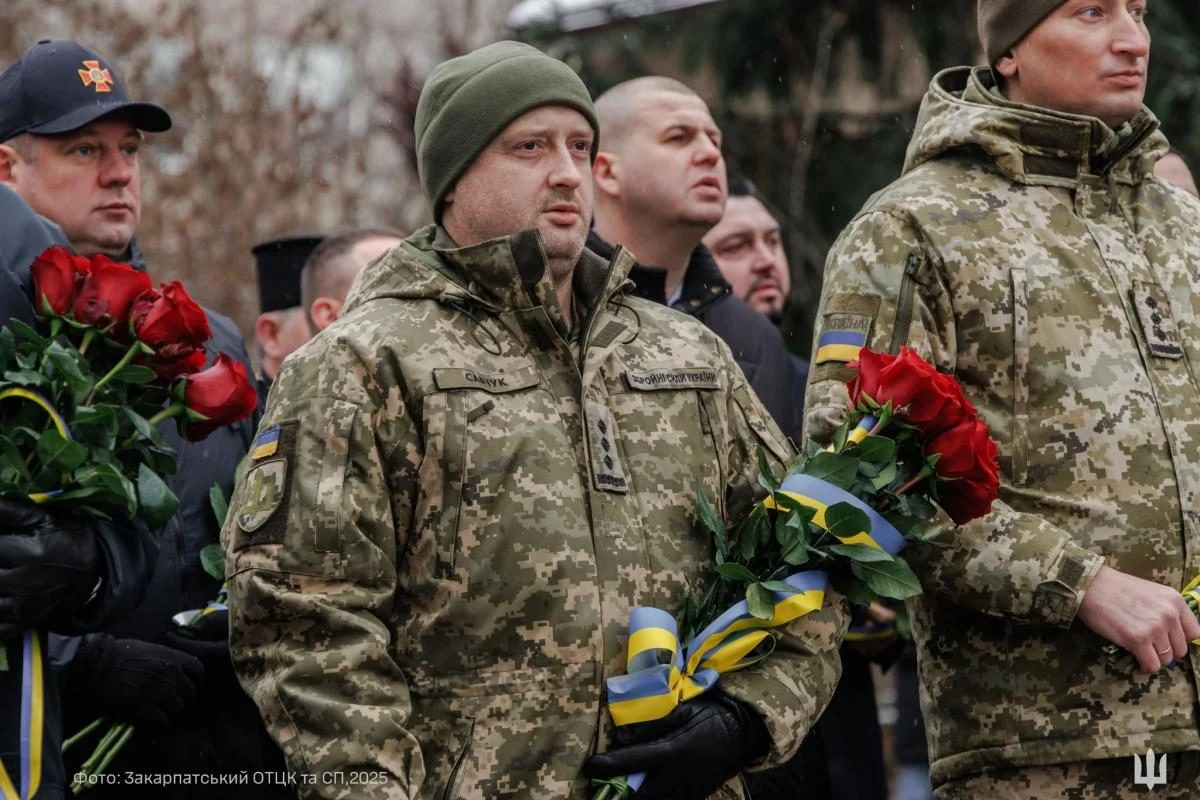 Közel 100 ezer dollárt találtak a kárpátaljai megyei hadkiegészítő parancsnokánál