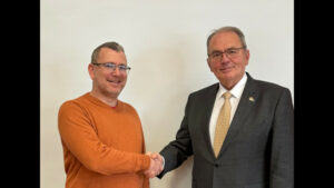 az-otodik-politikai-ero