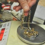 Az aranyfelvásárlókkal óvatosnak kell lenni - figyelmeztet olvasónk.