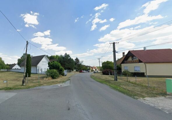 A település polgármestere felhívást tett közzé. Idegenek járják a falut. Forrás: Google Maps