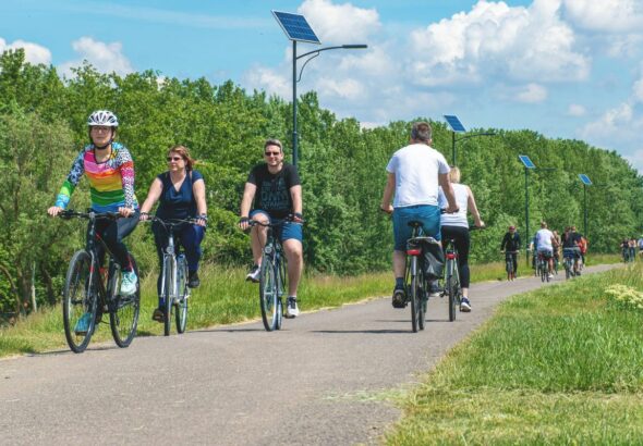 A MÁV vonatain egyre könnyebb a kerékpárszállítás, a szezonban bővített kapacitások várják a bringásokat Forrás: Ujvári László/Új Néplap