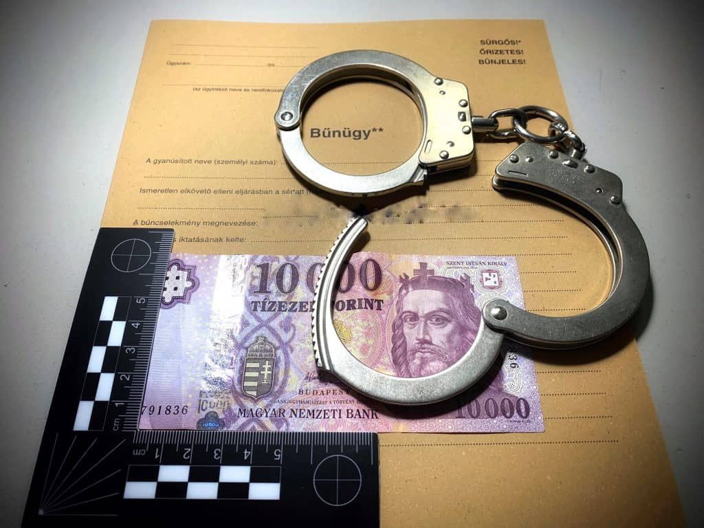 A vádlott 810 ezer forint értékben tett szert hamis euróra – felfüggesztett börtönbüntetést kapott. Képünk illusztráció Forrás: Dr. Király Enikő