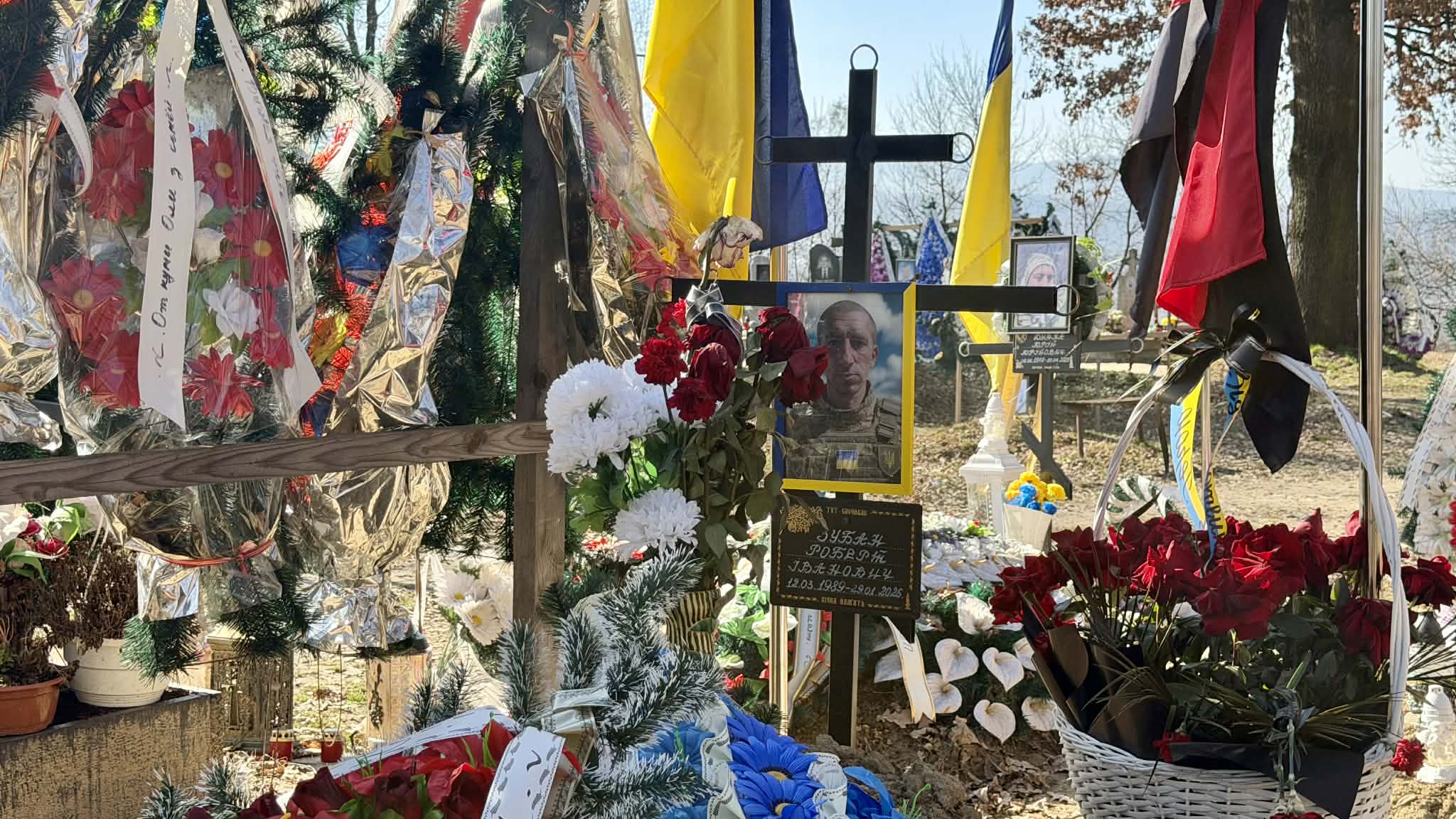 A háború nemcsak életeket vesz el, hanem az élőkből is elvesz valamit.