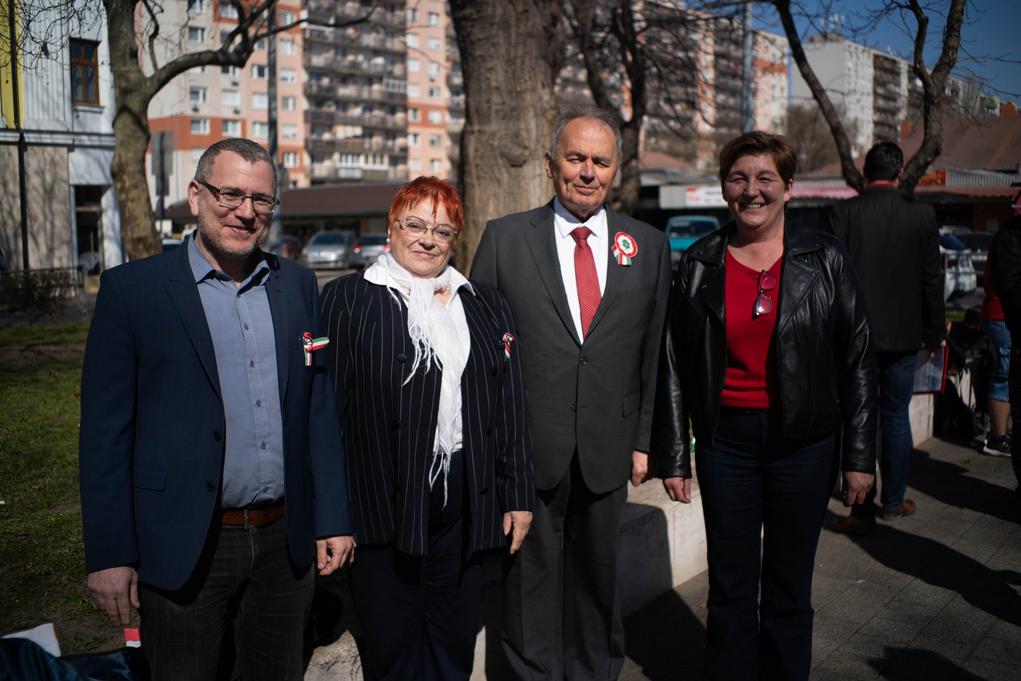 "...a baloldal jövője nem a visszalépésekben, hanem az újjáépítésben van..."