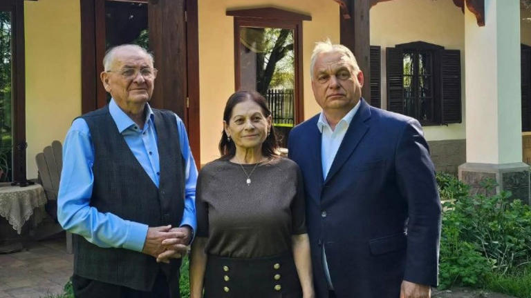 Meglepő helyszínen bukkant fel Orbán Viktor, megkezdhette az újjászervezést