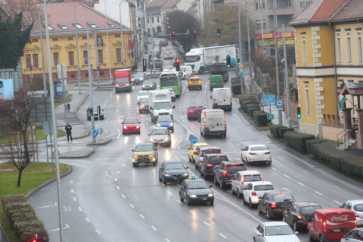 Cudar világ és komoly bírság vár a szabályokat megszegő kamionosokra, fuvarozókra. Fotó: Löffler Péter / Forrás: MW