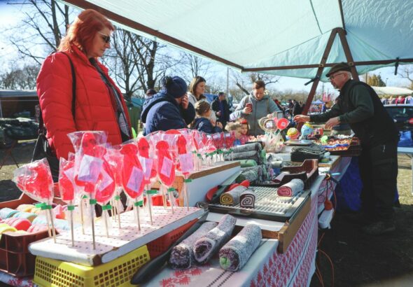 A húsvétvasárnapi vásár sem marad el Kisteleken. Fotó: Karnok Csaba