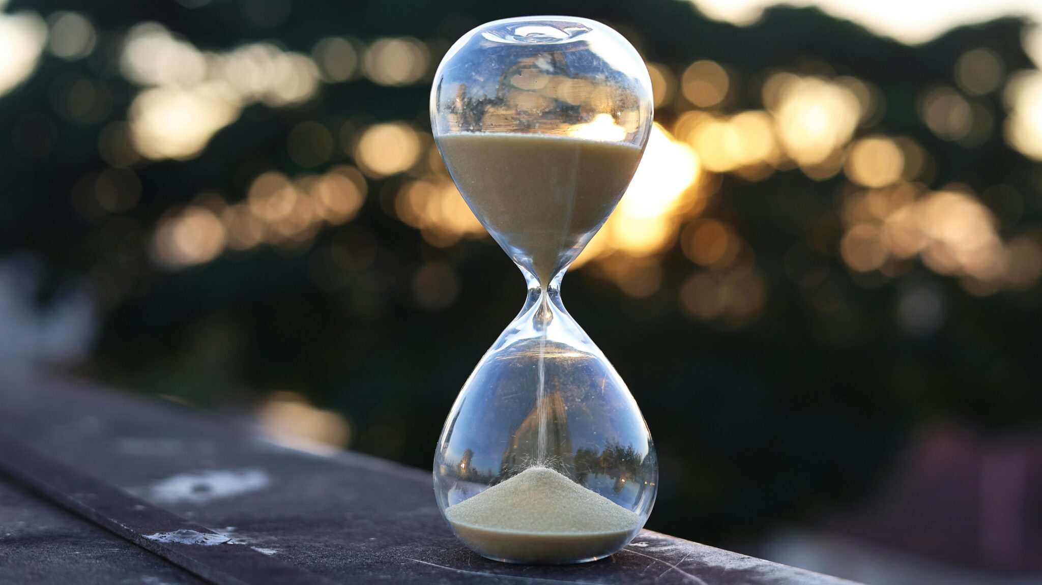 Hányszor láttuk már, hogy az ember nem a szabadságában bukik el, hanem abban, hogy nem tudja, mit kezdjen vele.