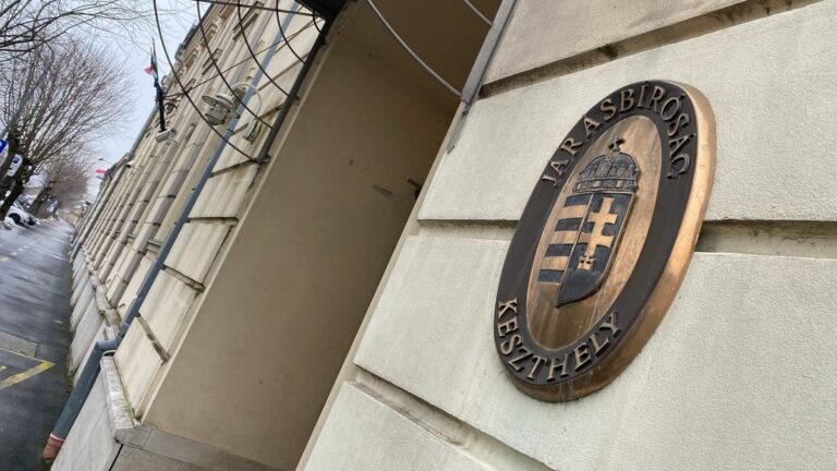 Előleget kért és kapott megbízóitól, de egyik vállalt építőipari munkát sem végezte el, s a pénzt sem adta vissza. A Keszthelyi Járási Ügyészség csalás bűntette miatt emelt ellene vádat. Fotó: Illusztráció / Pezzetta Umberto