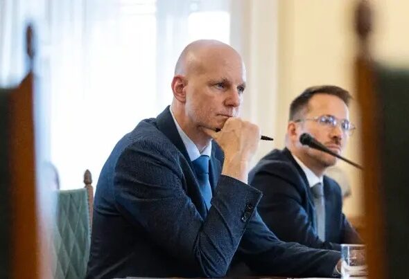 14,59 milliárd forintnyi, a választások előtti utolsó pillanatban kiosztott pénzt talált a Tudományos és Technológiai Minisztérium