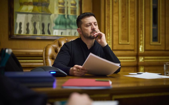 ... elrendelem: engedélyezni 2026. május 9-én a parádé megtartását Moszkvában (Oroszországi Föderáció).”