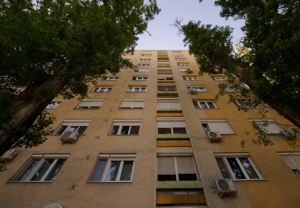 A panellakások ára elérte a lélektani határt, nem nő tovább, sőt az eladók kénytelenek időnként árat csökkenteni. Fotó: Török János