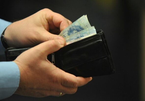 Újabb érv a bankkártya mellett: közelít a lejárati időhöz a régi 1000 forintos bankjegy, mihamarabb váltsd be a régi címleteket! Forrás: Illusztráció / MW-archív