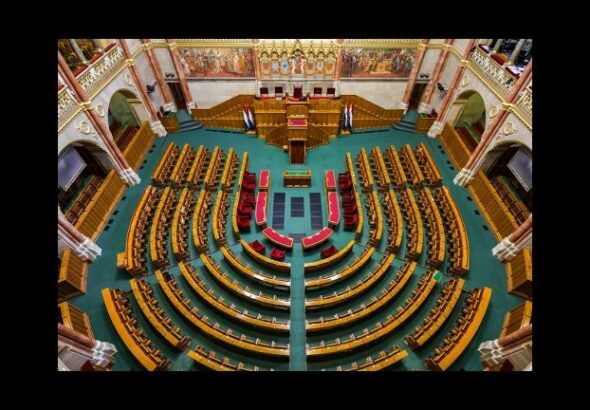 Ha demokrácia, legyen totális!