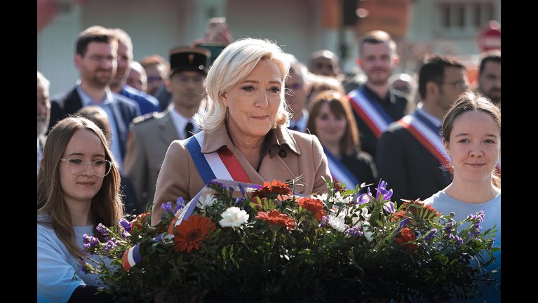 Le Pen: lépjünk ki a NATO katonai részéből!