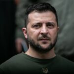 Zelenszkij arról is beszélt, hogy több, Oroszországhoz közel álló ország jelezte: képviselőik részt vennének a moszkvai eseményeken. „Furcsa kívánság ezekben a napokban. Nem ajánljuk” – mondta