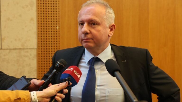 A nyomozás menete egy másik fontos pontra is rávilágít.