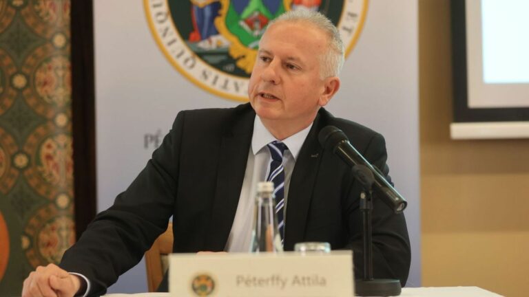 Péterffy Attila újra elmondta a véleményét a mérgező azbesztszállítmányok ügyében.