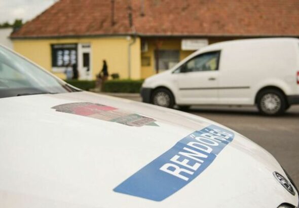 A lebukott betörő felfegyverkezett családjával tért vissza a sértett házához