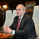 „Nem öltöznek se barna ingbe, se feketébe, de vannak Führerjeik.”