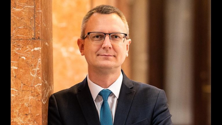 Rétvári Bence: Magyar Péter föladta a nemzeti érdeket