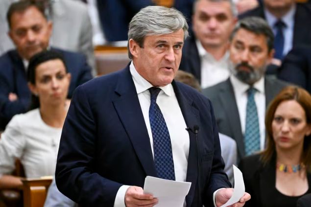MTI/MTVA / Hegedüs Róbert - Kapitány István gazdasági és energetikai miniszter