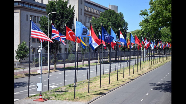 Mire szavaz Magyar Péter a NATO-csúcson?