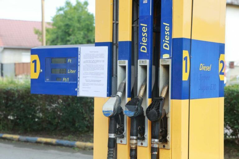 A szabályozási káosz és a halmozódó veszteségek miatt ma országos, figyelmeztető leállással tiltakoznak a csőd szélén álló hazai magánkutak. Fotó: Makovics Kornél