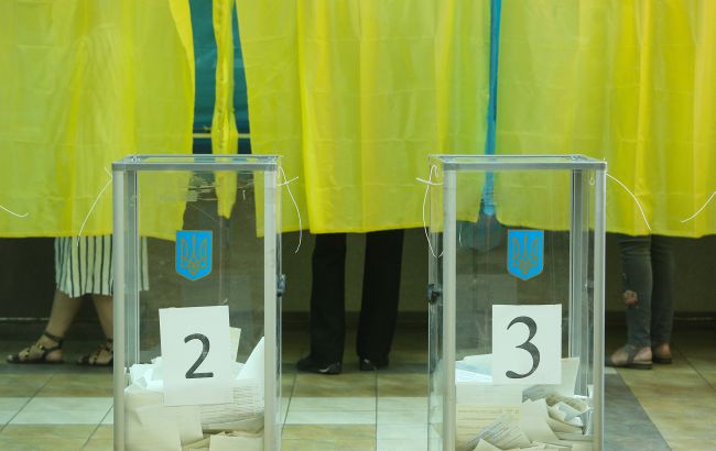 három évvel ezelőtt az ukránok 73 százaléka várta a központi hatalom legalább egyik szintjének „újraindítását” vagy megújítását, mára azonban ez az arány 88 százalékra emelkedett.
