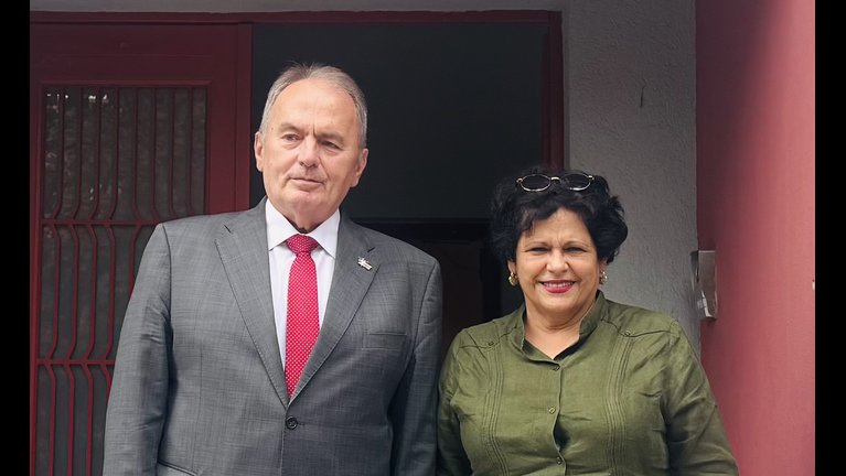 Nagyköveti látogatás a Munkácsy utcában