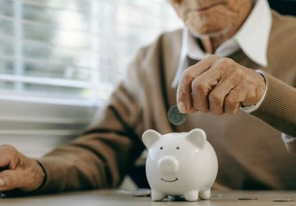 Az időskori hitel sikere nem az éveken, hanem a lejárati futamidőn és a banki garanciákon múlik. Forrás: Shutterstock / Illusztráció