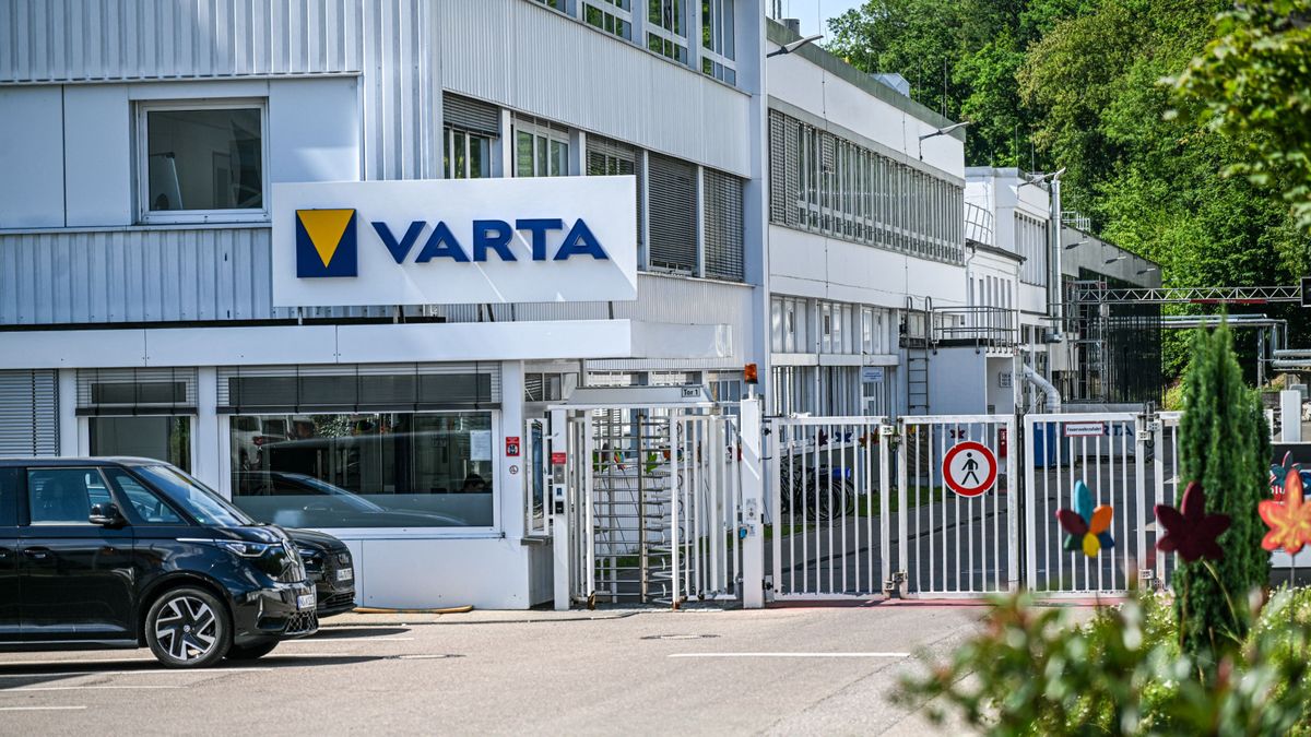 Nem sikerült új finanszírozást találni a Varta vezetésének, ezért a hitelezők átvették a kezdeményezést / Fotó: dpa Picture-Alliance via AFP