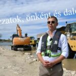 Adakozzatok! Önként és dalolva
