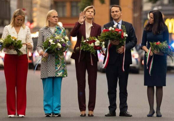 Oroszellenes szövetségbe visznek bennünket