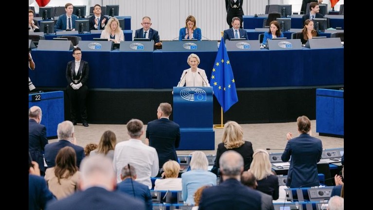 Ursula von der Leyen: Európa, irány a háború!