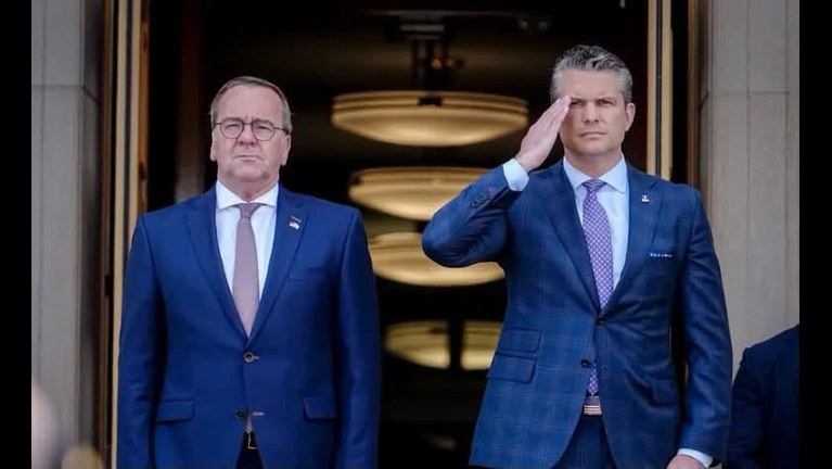 Jawohl, Herr Minister!