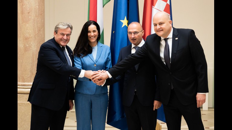 Magyarország a horvátok felé fordul