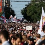 Belgrád: rossz vonatra kapaszkodnak