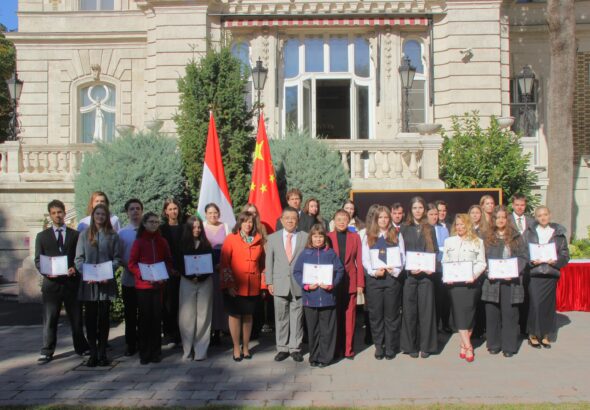 72 magyar diák részesült elismerésben a Kínai Nagyköveti Ösztöndíj 10. jubileumi díjátadóján