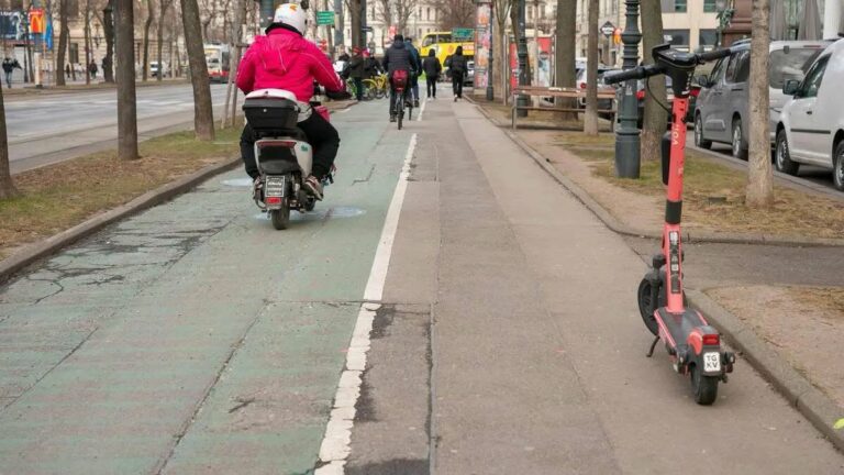 Ausztriában jelentősen megváltozott az úgynevezett e-mopedek jogi státusza október elsejével.