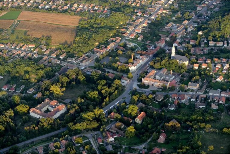 Tolna vármegye legszebb településneveit gyűjtöttük össze, köztük Hőgyészt, amelynek neve az egykori hermelinvadászok emlékét őrzi. Forrás: hogyesz.hu